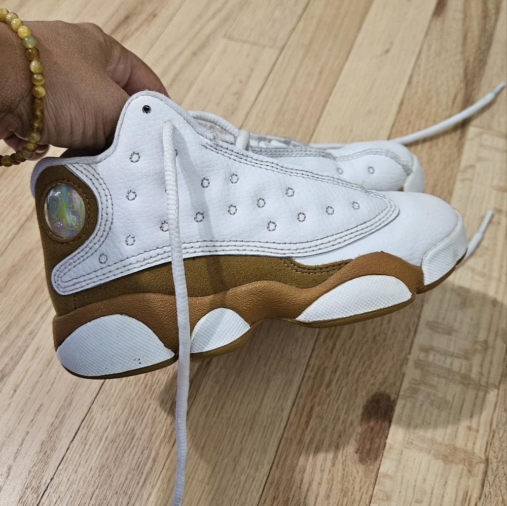 Jordan 13s size 10.5c